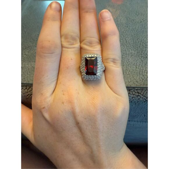 Classic design Ruby and Diamond look ring sz7 - Picture 1 of 5